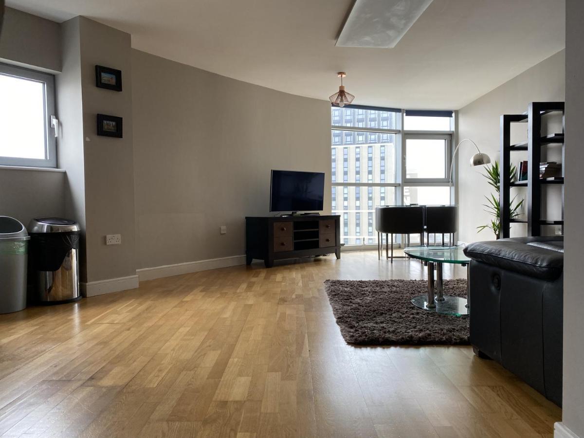 High View Serviced Apartment คาร์ดิฟฟ์ ภายนอก รูปภาพ