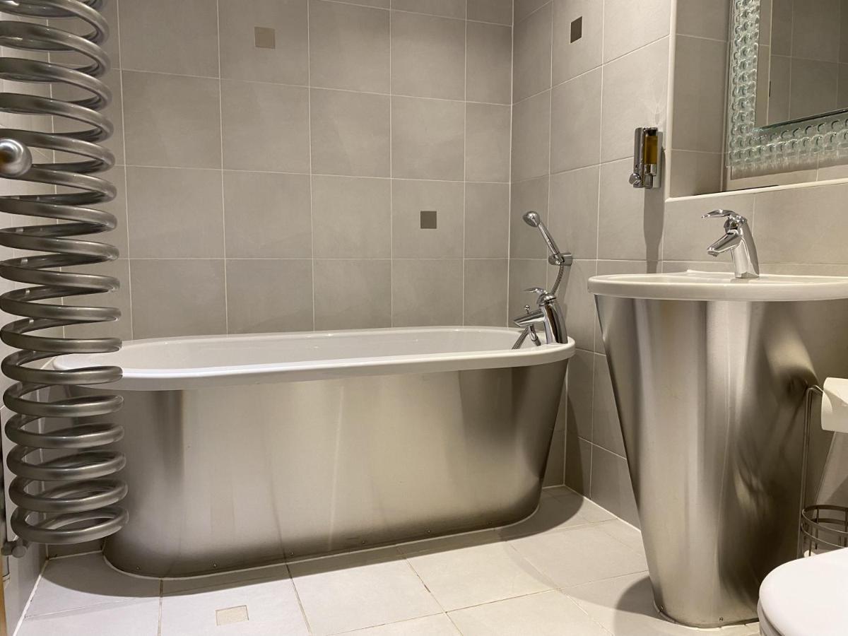 High View Serviced Apartment คาร์ดิฟฟ์ ภายนอก รูปภาพ