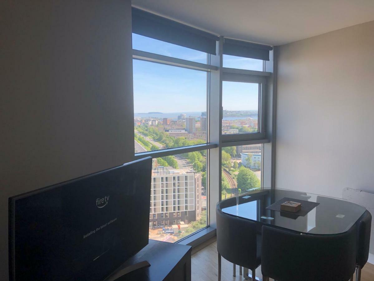 High View Serviced Apartment คาร์ดิฟฟ์ ภายนอก รูปภาพ
