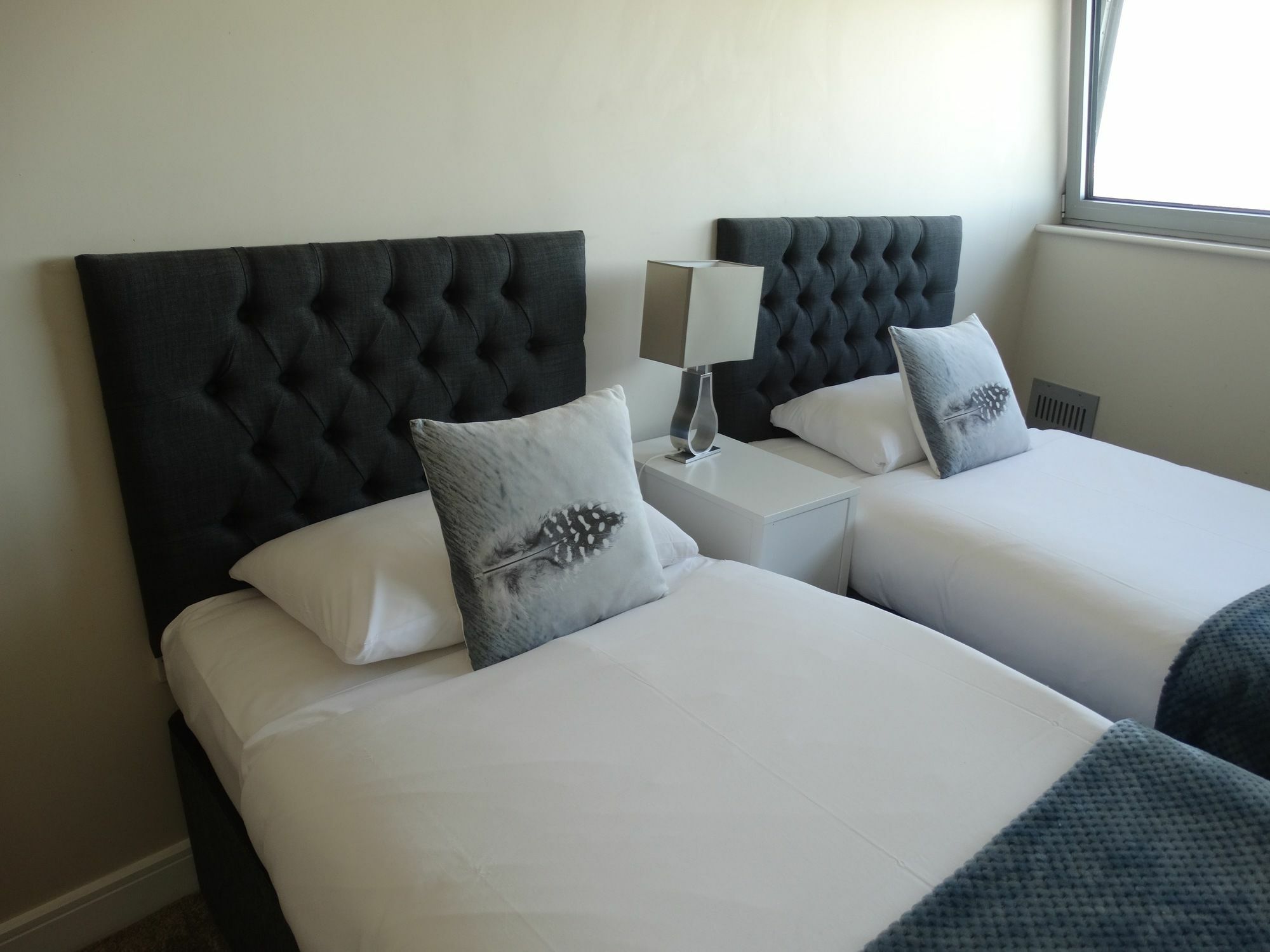 High View Serviced Apartment คาร์ดิฟฟ์ ภายนอก รูปภาพ