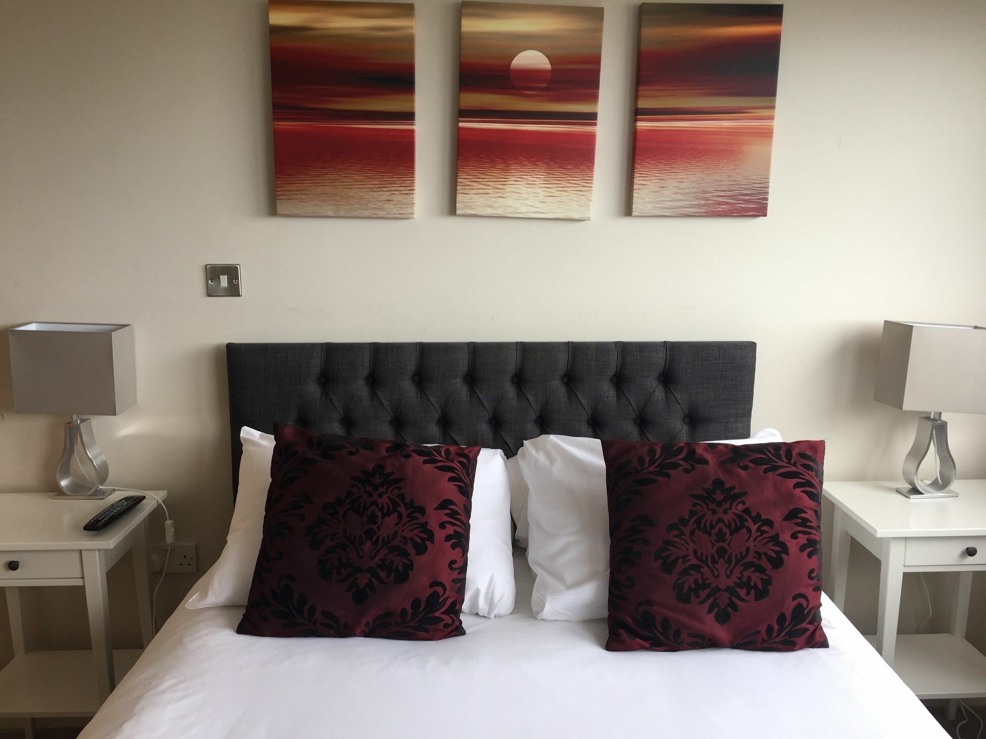 High View Serviced Apartment คาร์ดิฟฟ์ ภายนอก รูปภาพ